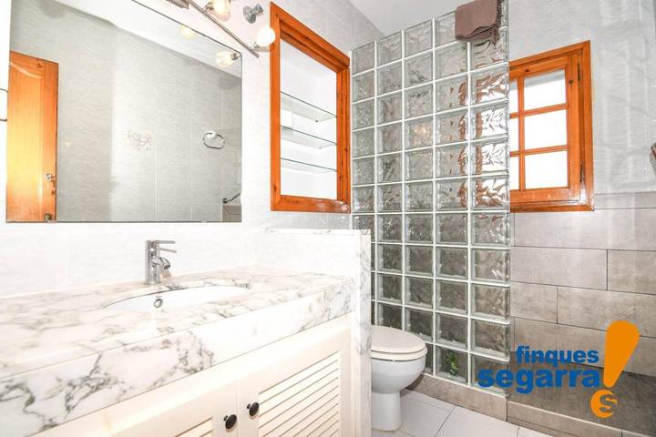 Casa rural para 9 personas, con Terraza además de Jardín y Piscina en Roda de Bará - 2