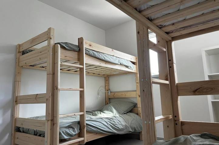 Location de vacances pour 12 personnes, avec terrasse et jardin dans Plage des Bourdaines - 3