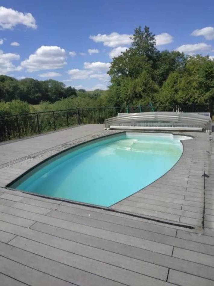 Chalet pour 2 personnes, avec terrasse et piscine