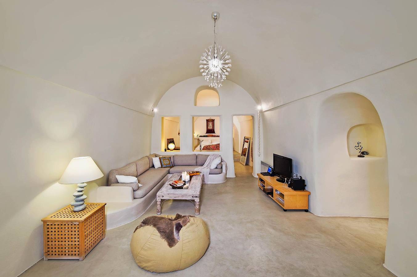 Real Santorini, Cave House – far from the crowds, small village in Exo Gonia, Vothonas