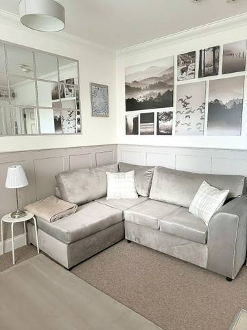 Holiday Letting for 2 People in Reading, North Wessex Downs, Photo 1