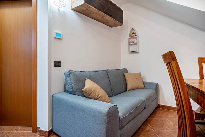 Emma Home holiday house with balcony and Wi-Fi in Mezzolombardo, Brenta group