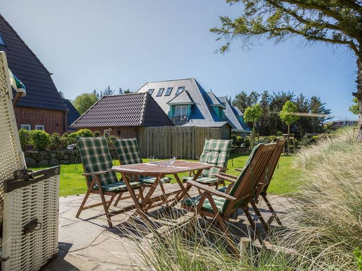 Ganze Ferienwohnung, White Pearl Og - Luxus-App., strandnah für 6 Pers. mit Sauna, Terrasse, WLAN. Haustiere erlaubt. in Westerland, Sylt (Gemeinde)