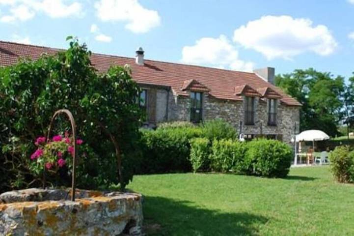 Gîte pour 19 personnes, avec jardin et terrasse à Pécy