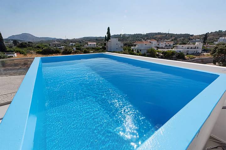 Ferienwohnung für 4 Personen, mit Garten und Whirlpool sowie Pool in Afantou