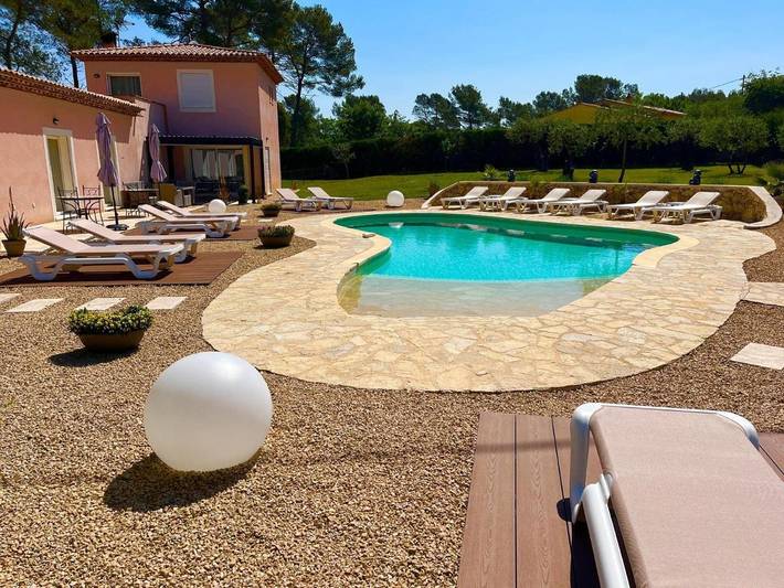 Chambre d’hôte pour 2 personnes, avec Terrasse et Jardin ainsi que Piscine et Vue à Fayence
