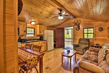 Log Cabin for 4 Guests in Seneca Rocks, Tucker County, Picture 1