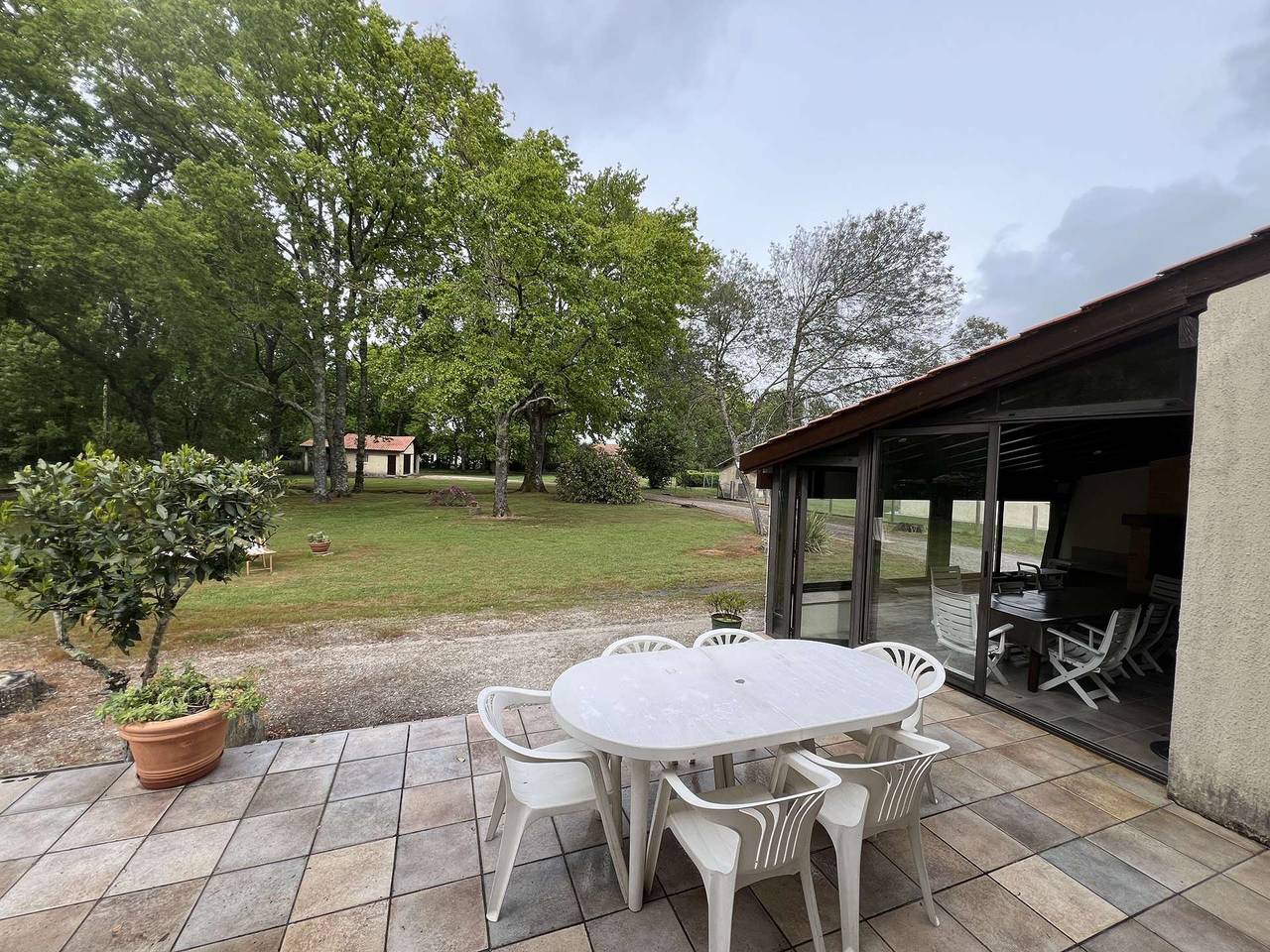 Superbe maison avec son grand parc verdoyant in Saint-Vivien-de-Médoc, Région de Lesparre-Médoc