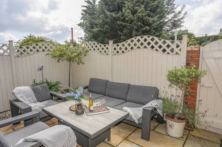Vacation rental for 8 people, with Yard in Wales