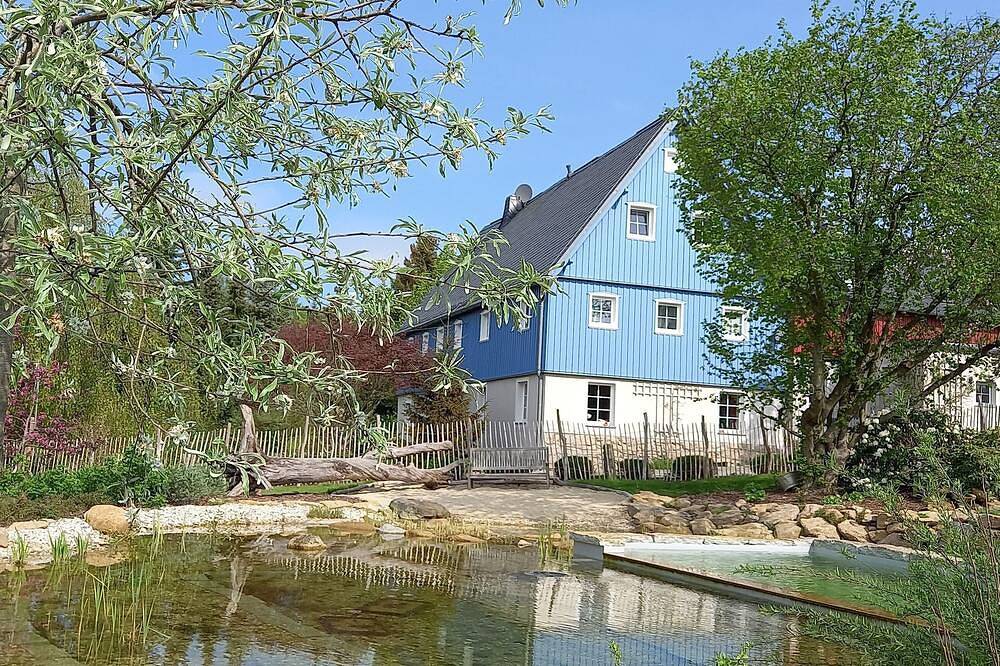 Ganze Wohnung, 5-Sterne-Familienidylle im Landhaus mit Naturpool und Infrarotkabine am See in Rammenau, Oberlausitz-Niederschlesien