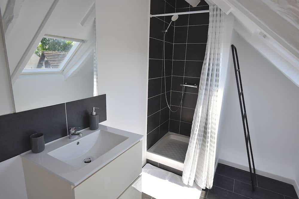 Ganze Wohnung, Joli F2, Refait à Neuf, Tout Équipé in Linas, Essonne