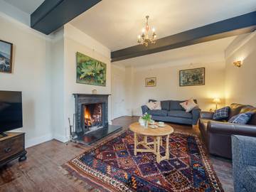Holiday Rental for 8 People in Monmouthshire, South-Wales, Photo 1
