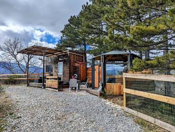 Gîte pour 2 personnes, avec jacuzzi et jardin dans les Alpes-de-Haute-Provence