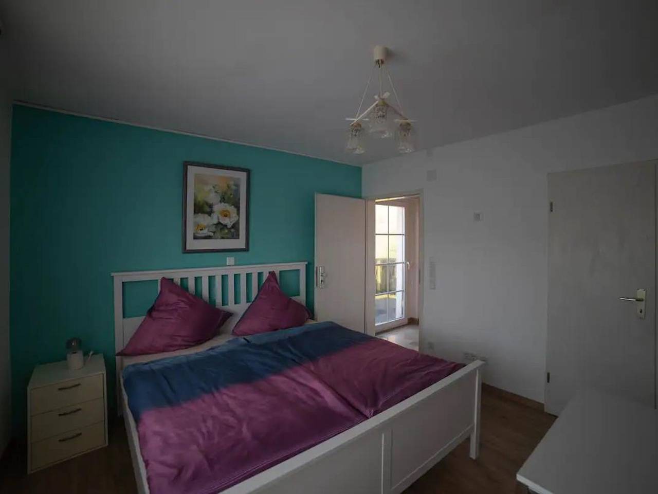 Ferienwohnung Am Waldrand - Doppelzimmer, Dusche und Bad, Wc, Balkon in Neuenheerse, Bad Driburg