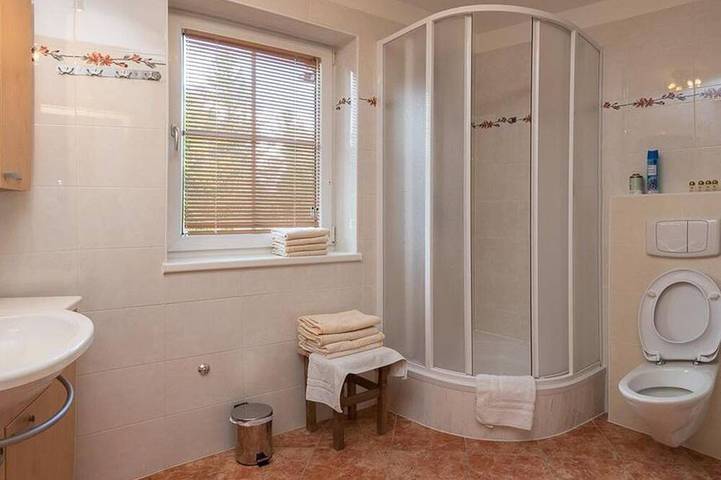 Ferienhaus für 8 Personen, mit Balkon und Whirlpool sowie Garten und Pool in Seefeld in Tirol - 4
