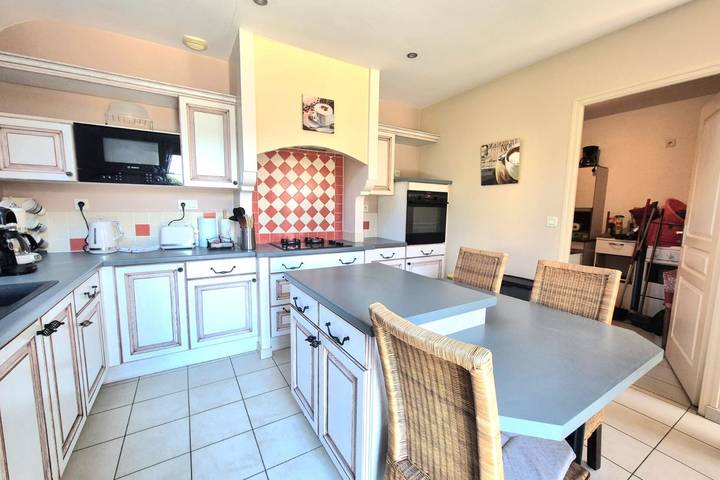 Location de vacances pour 8 personnes, avec jardin, adapté aux familles à Miniac-Morvan - 3