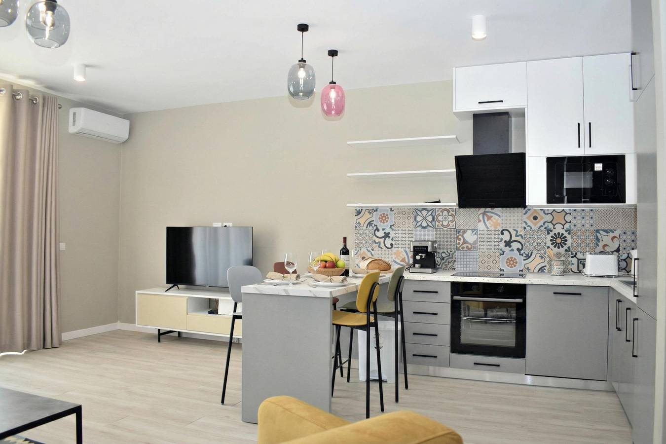 Ganze Wohnung, White Moon Apartment 301 in Ishëm, Albanien
