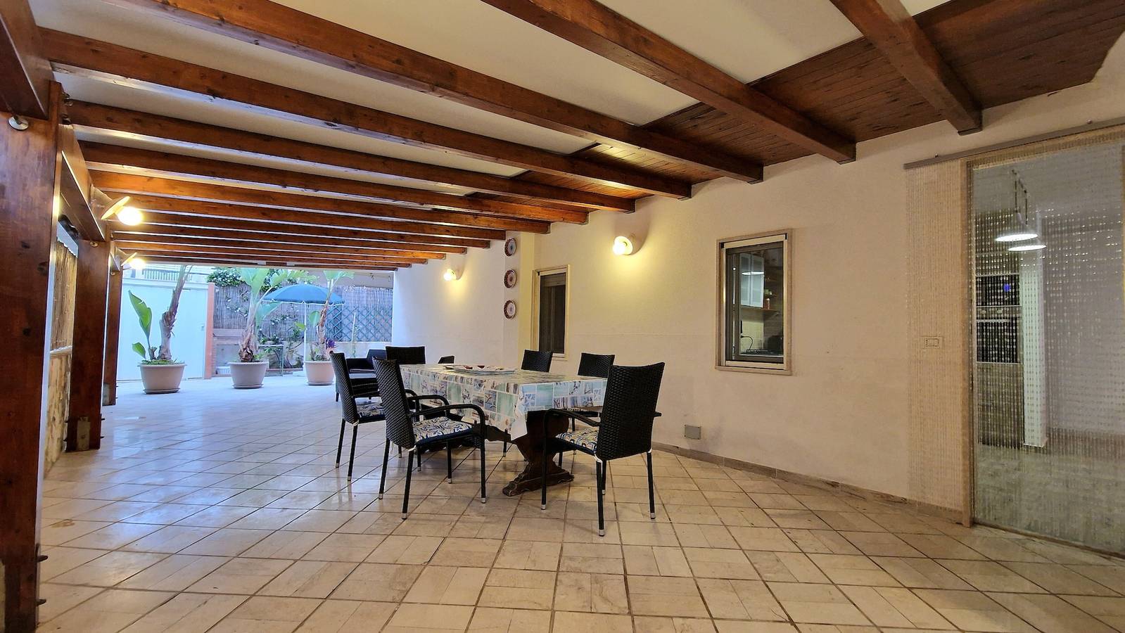 Appartamento intero, Appartamento 'Casa Alamar' con giardino privato, Wi-Fi e aria condizionata in Alcamo Marina, Alcamo