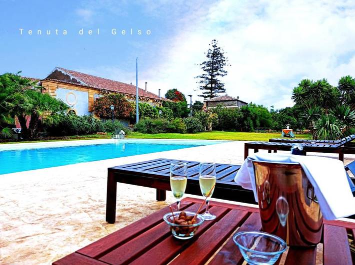 Privatzimmer für 2 Personen, mit Garten und Pool sowie Ausblick