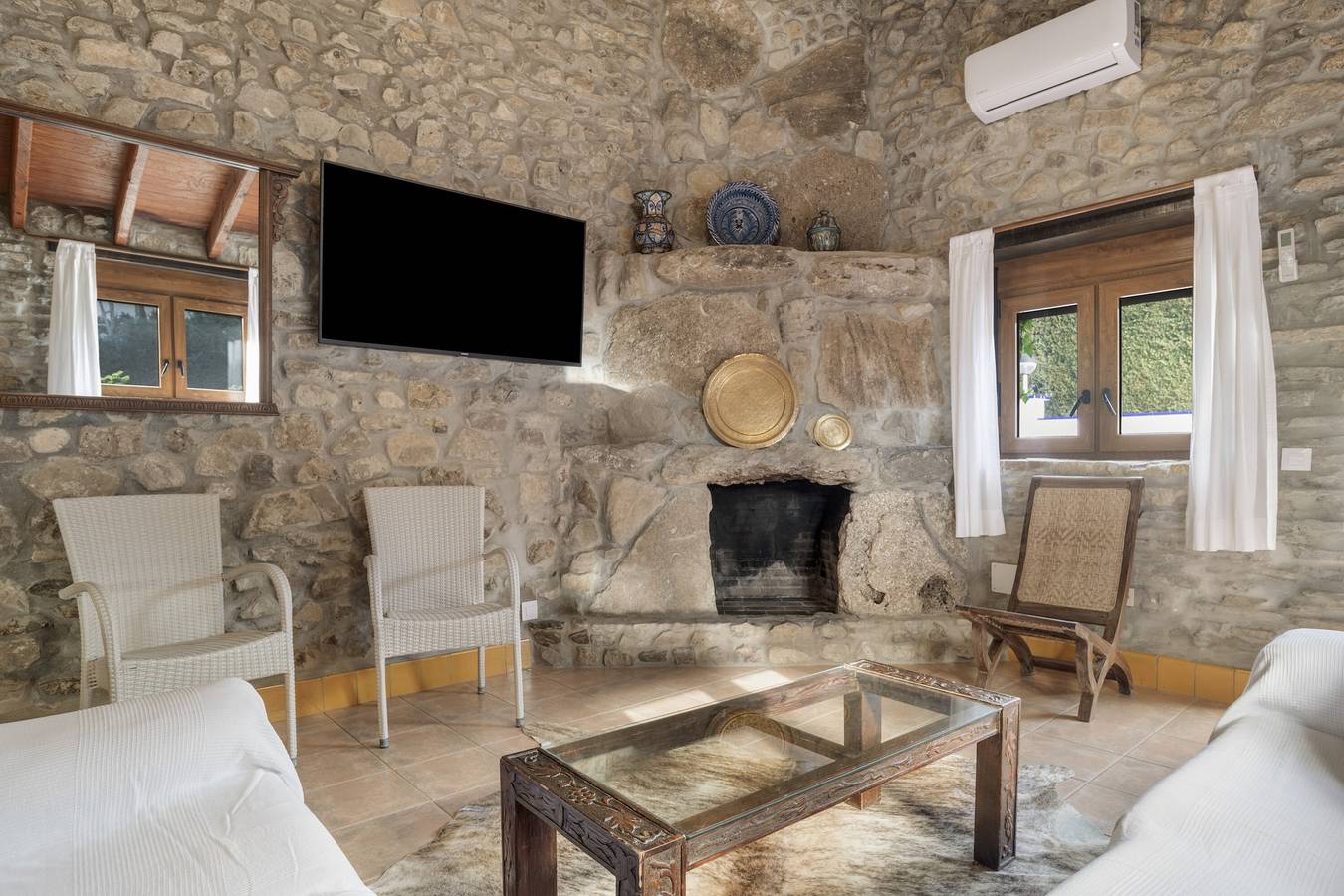 Casa vacacional 'Casa de Piedra' con piscina privada, Wi-Fi y aire acondicionado in Playa El Palmar, Vejer de la Frontera