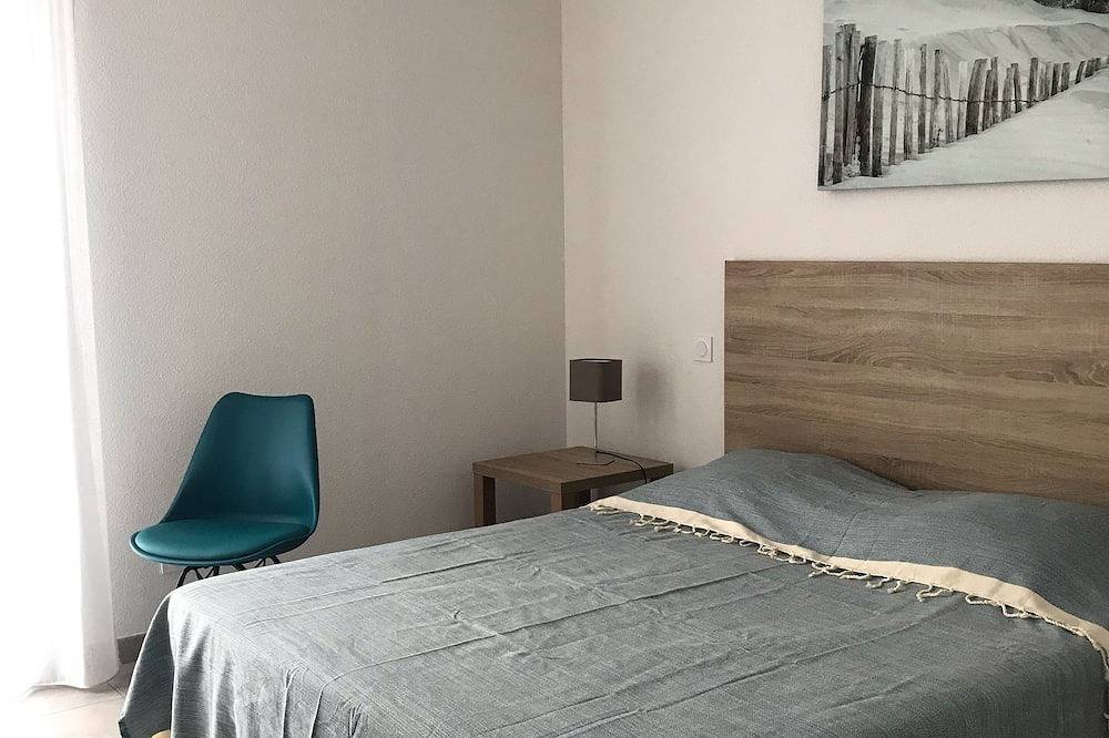 Entire apartment, Mini villa the top of bonifacio with heated pool in Bonifacio, Arrondissement de Sartène