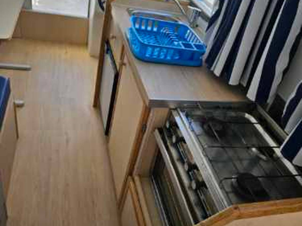 Barco amarrado con kitchenette - 4 pers. in Colombiers, Côte d'Améthyste