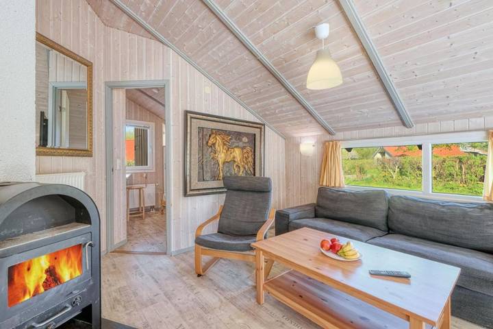 Ferienhaus für 10 Personen, mit Whirlpool und Terrasse sowie Garten und Pool in Groß Mohrdorf - 2