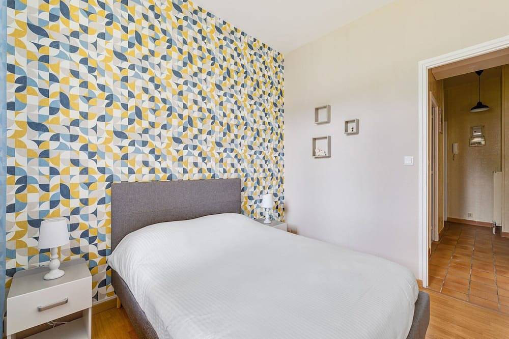 Garden-View Marina Apartment in Saint-Benoît-de-l'Aure, Bayeux region