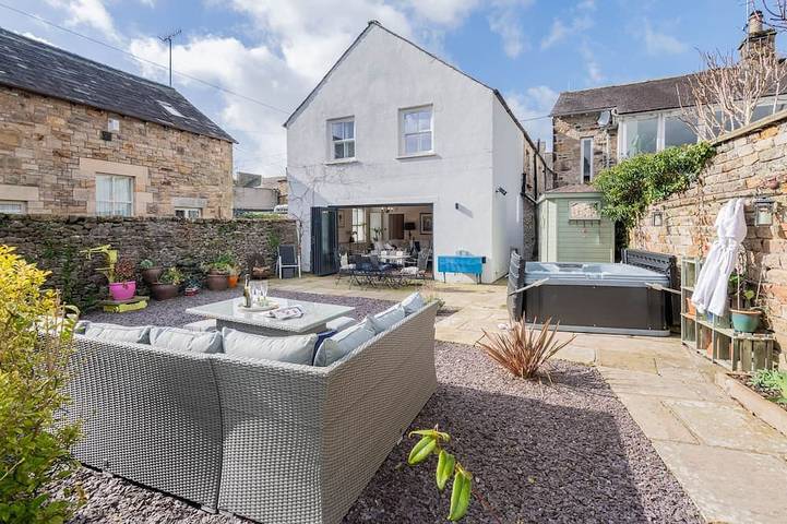 Ferienhaus für 5 Personen, mit Garten und Whirlpool - 1