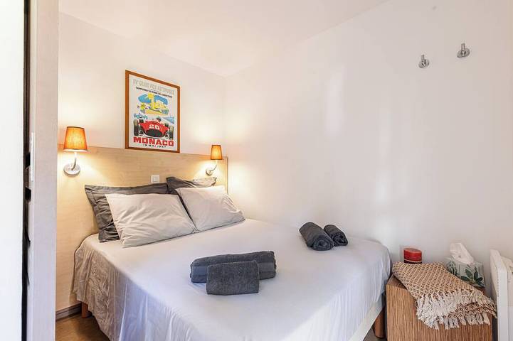 Gîte pour 4 personnes, avec balcon ainsi que jacuzzi et piscine à Cap-d'Ail - 2