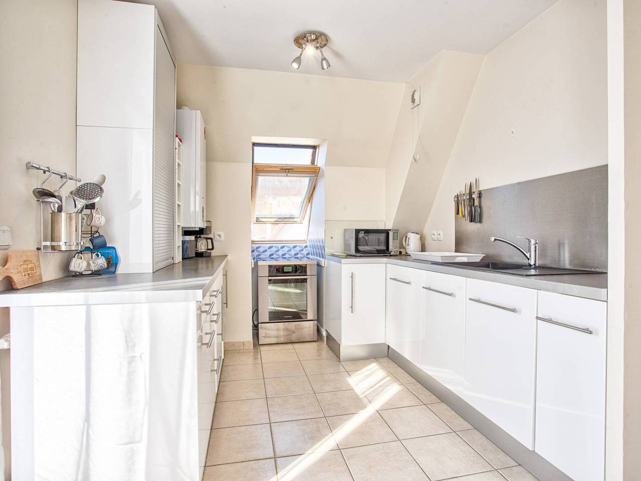 Apartamento entero, Apartamento luminoso con balcón y piscina para 5 personas in Merville-Franceville-Plage, Región de Caen