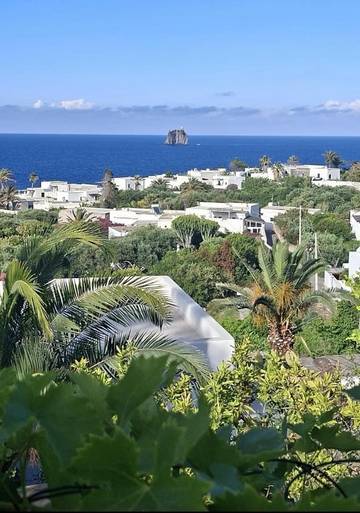 Chambre d’hôte pour 2 personnes, avec jardin et terrasse dans Stromboli