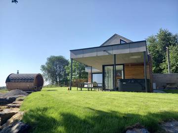 Gîte pour 8 personnes, avec sauna ainsi que jardin et vue à Ellezelles
