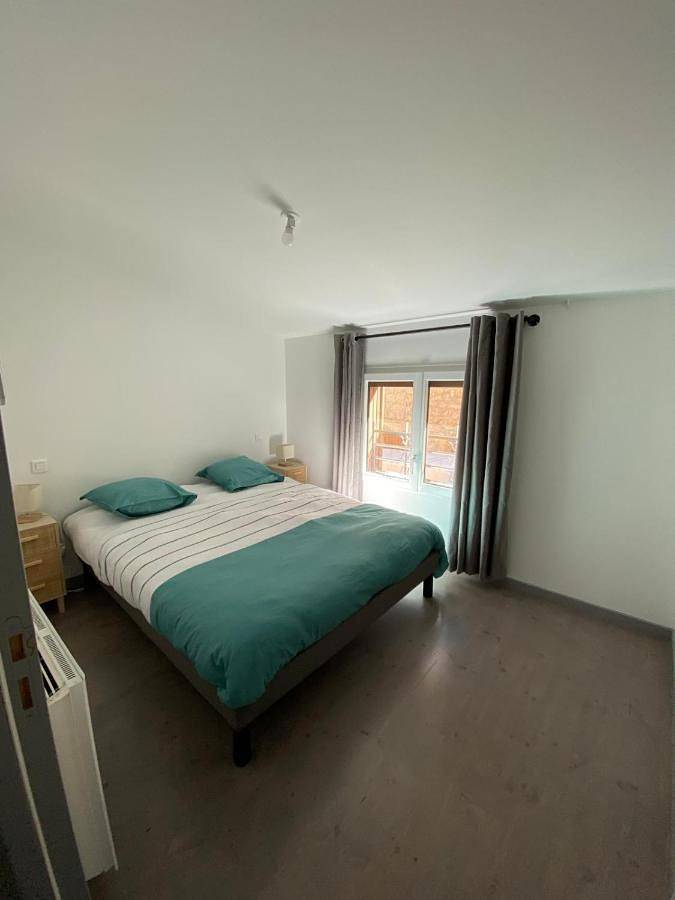 Appartement entier, Two-Bedroom Apartment in Chanac, Région de Mende