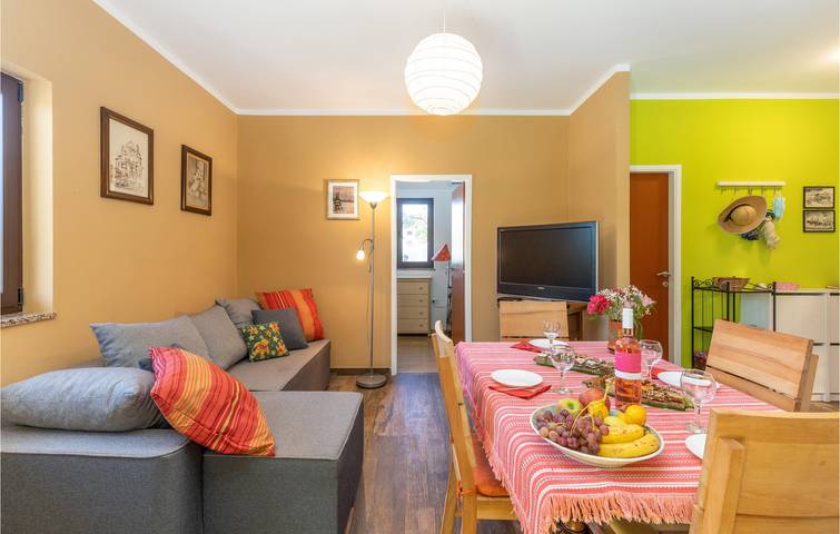 Charmante 2-Zimmer-Wohnung mit Terrasse – in der Nähe der Küste, von Restaurants und des Stadtzentrums in Soline, Krk