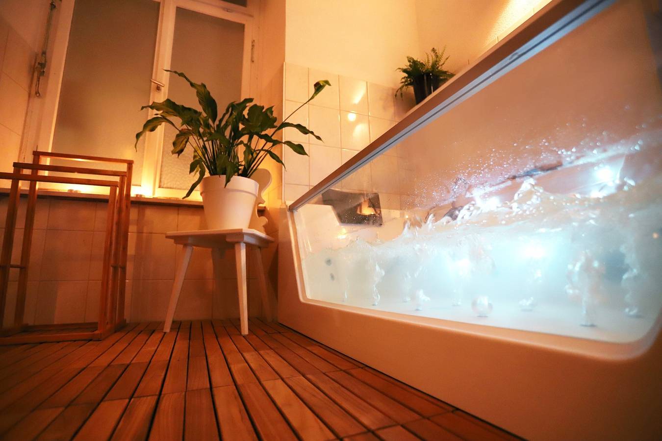 Ganze Wohnung, Ferienwohnung  Schwarzwald 'Magnetfels' bis 6 Personen mit Garten, Sauna & Hot Tub, nähe Schweiz in Lenzkirch, Südschwarzwald