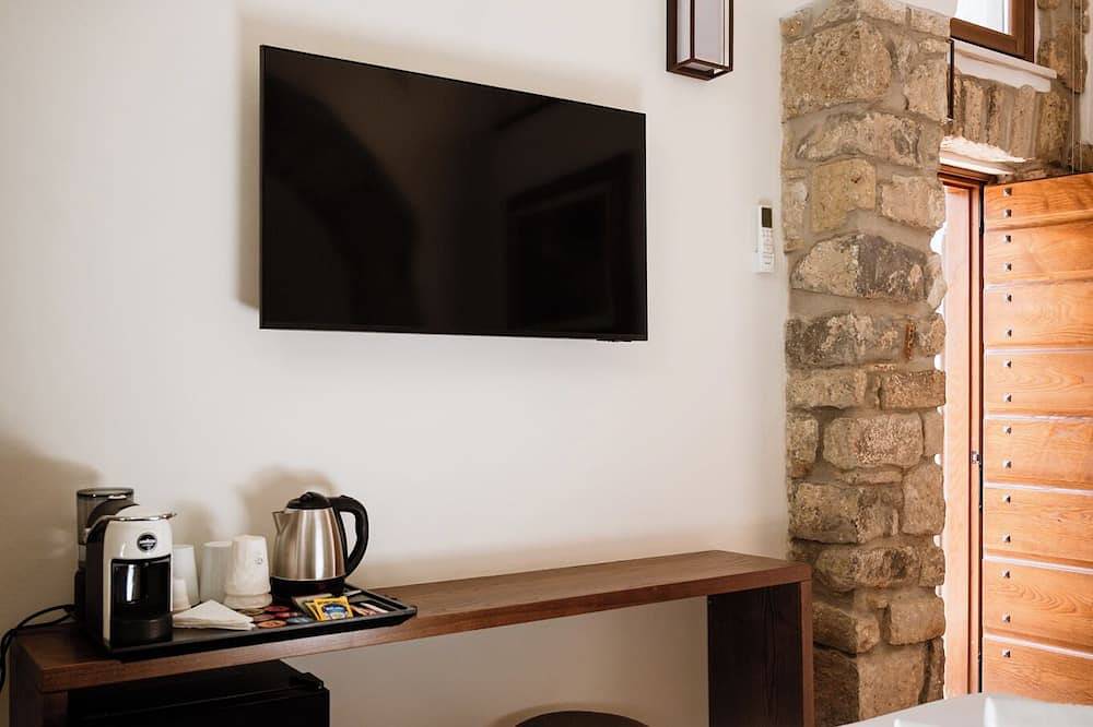 Alley effe| Petra: Corner of paradise in the heart of the historic center in Terracina, Agro Pontino
