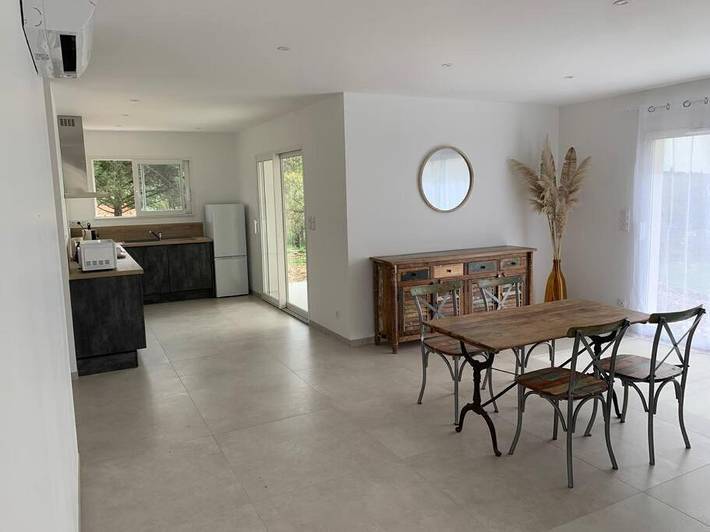 Location de vacances pour 4 personnes, avec piscine ainsi que terrasse et vue à Lussas - 4