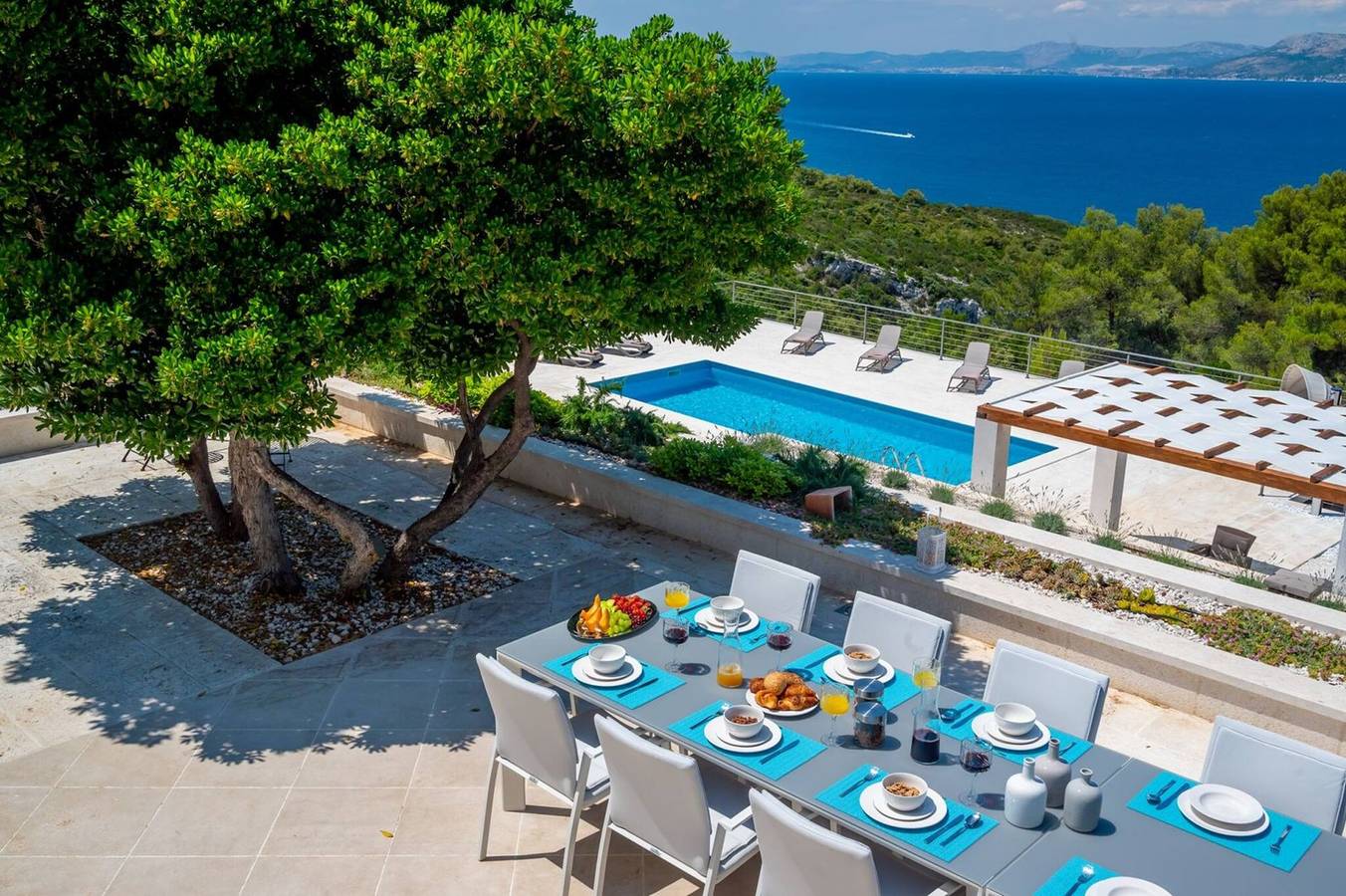 Villa Castello di Pietra Brac with Heated Pool in Pučišća, Brac