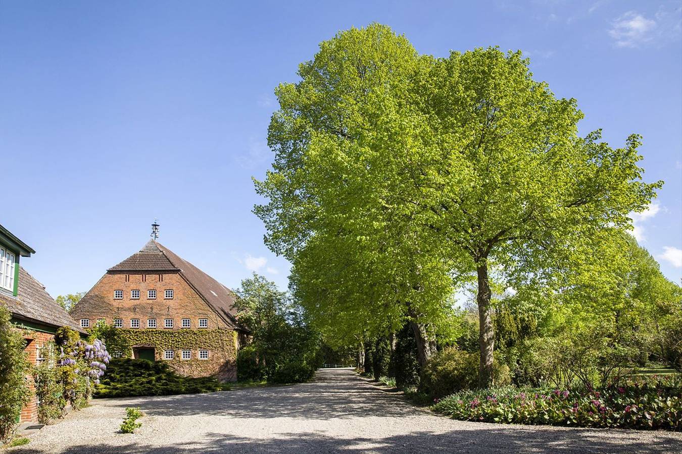 Großzügiges Haus mit Tennisplatz und Pool in Harmsdorf, Ostholstein