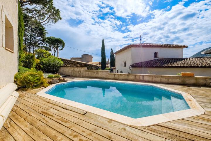 Location de vacances pour 2 personnes, avec jacuzzi et jardin dans Massif de l'Esterel