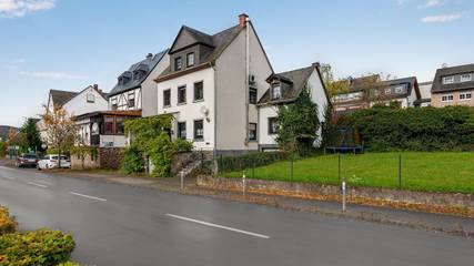 Ferienhaus für 10 Personen, mit Garten und Seeblick in Nehren (Mosel)