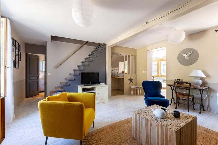 Location de vacances pour 6 personnes, avec terrasse et jardin dans Heudicourt