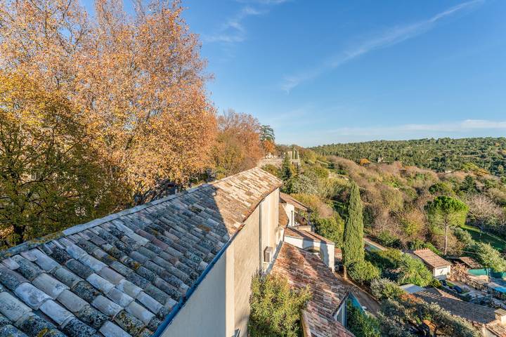 Entire apartment, T3 Apartment with Eure Valley View, Wi-Fi & Air Conditioning in Uzès, Nimes region
