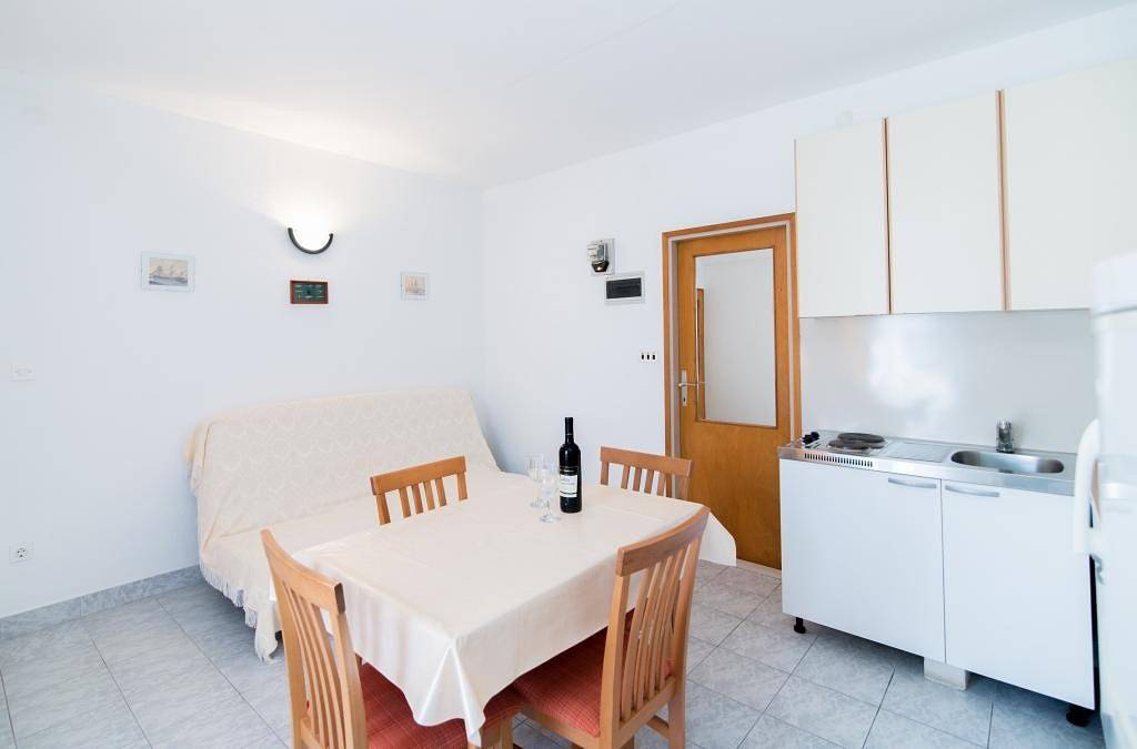 Entire apartment, Apartments Veve - One Bedroom Apartment with Terrace Sea View(Nensi) (St) in Postira, Brac