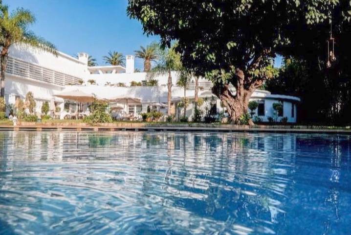 Hôtel pour 3 personnes, avec terrasse et jardin