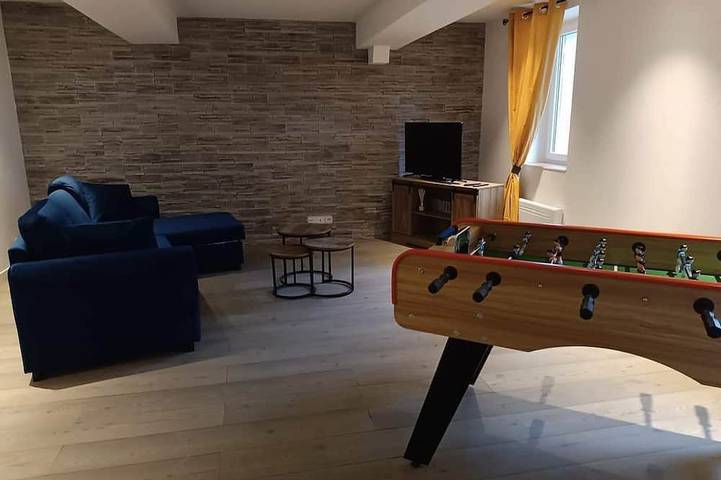 Vacation rental for 8 people, with yard in Bourgogne