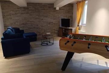 Location de vacances pour 8 personnes, avec jardin à Montigny-en-Morvan