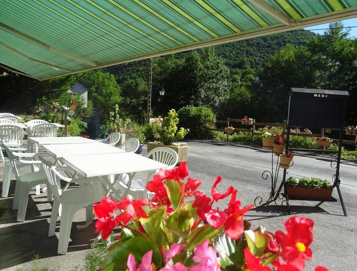 Hôtel pour 2 personnes, avec Balcon et Terrasse ainsi que Jardin et Vue à Brusque