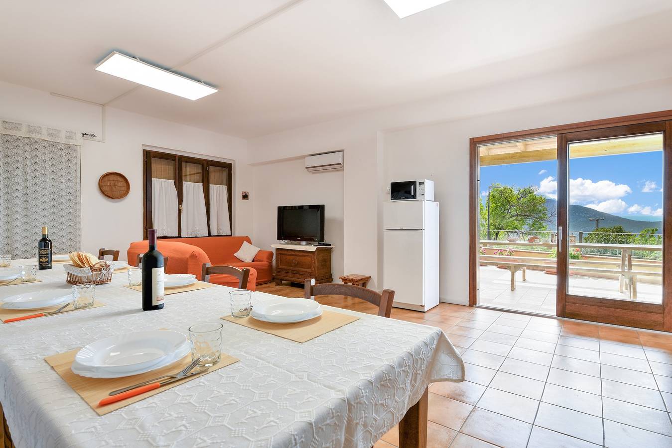Appartamento intero, Appartamento Sa Pintadera con Vista Montagna, Wi-Fi e Terrazza in Dorgali, Golfo di Orosei